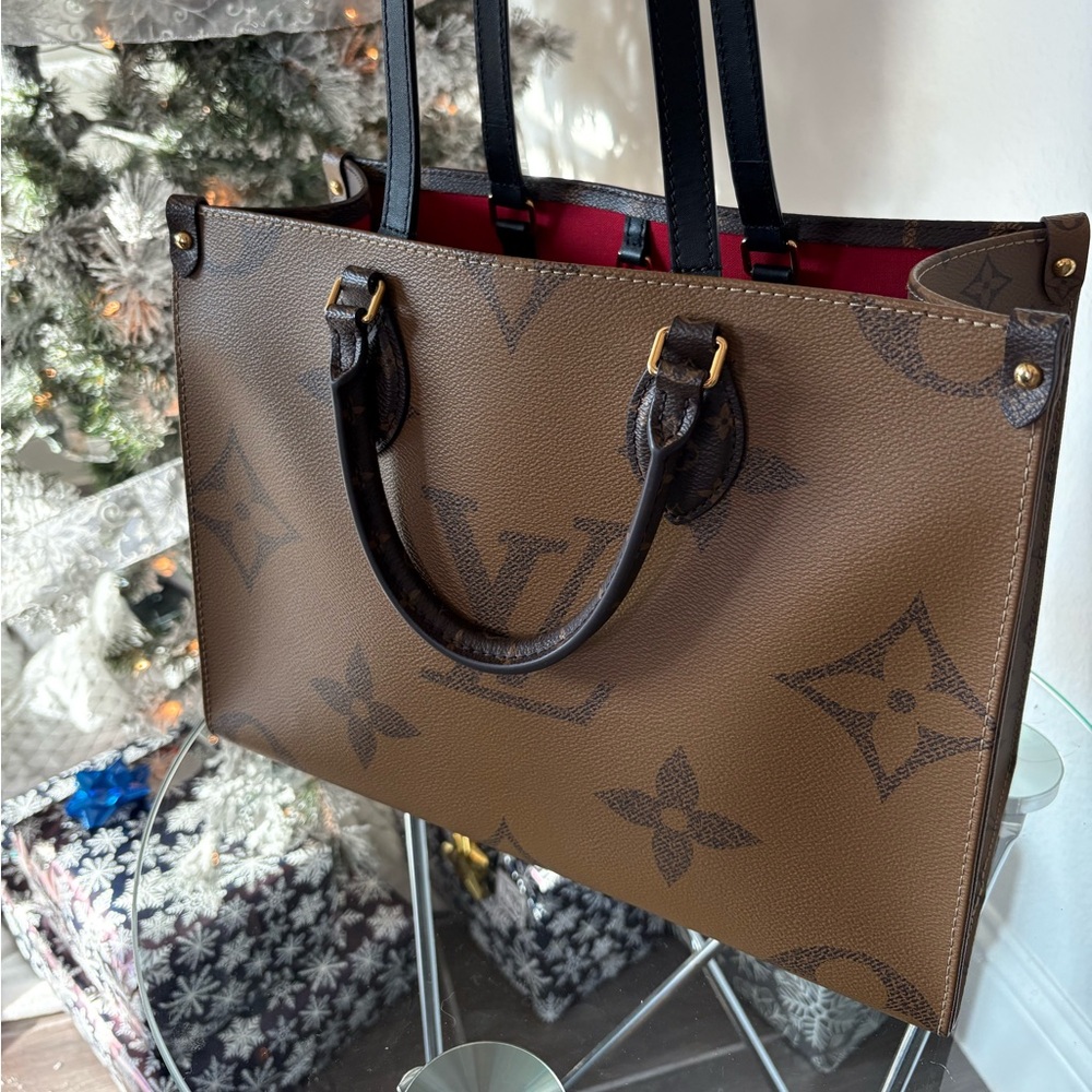 OnTheGo Louis Vuitton tote